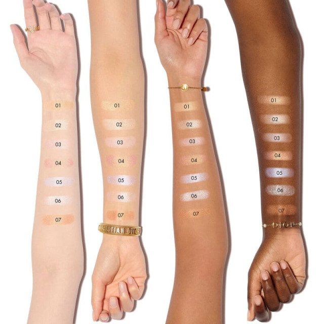 Dior Forever Glow Luminizer Highlighter infusé d'acide hyaluronique DIOR