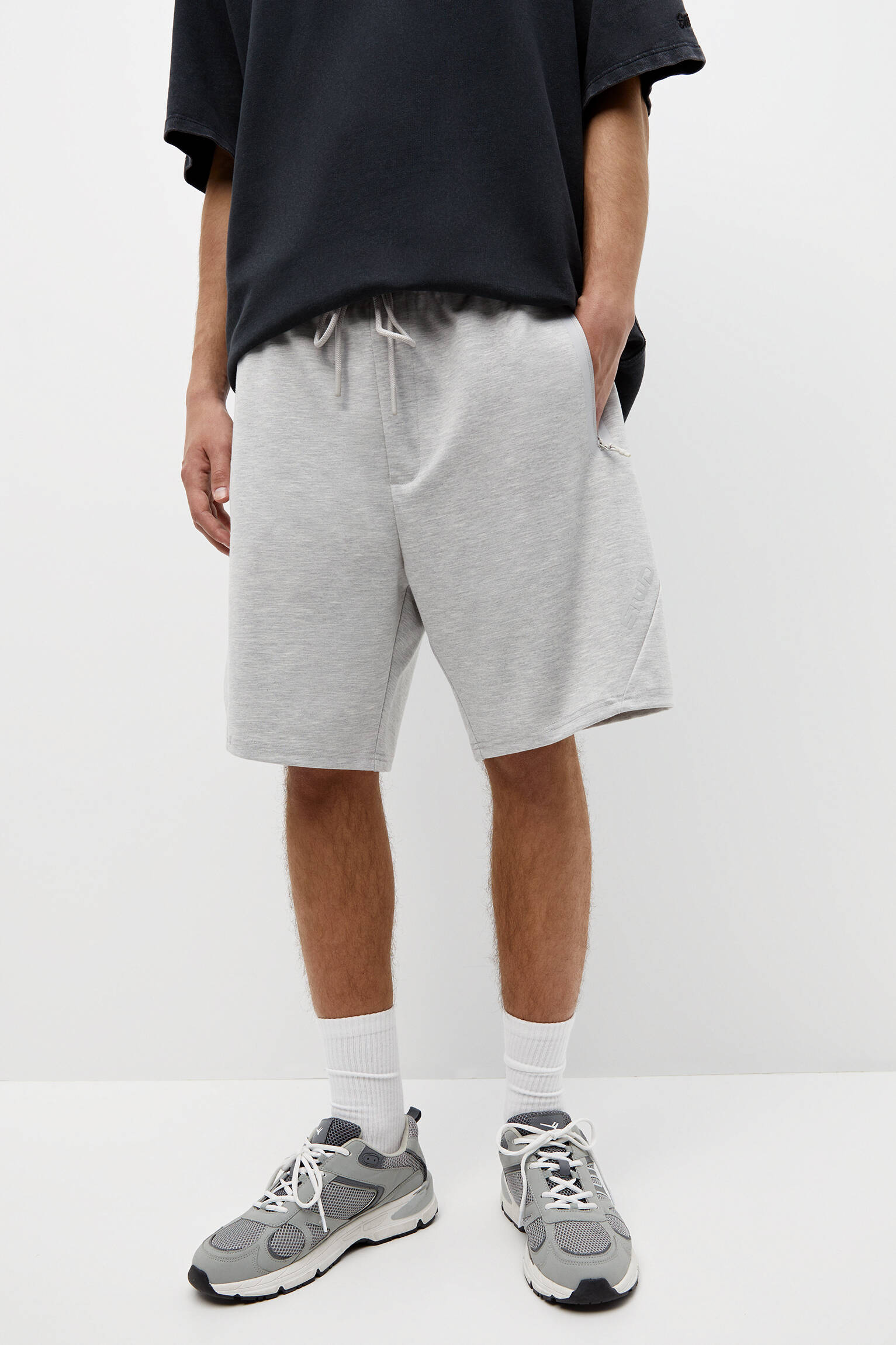 Conjunto de moletom bermuda com zíper - cinza claro