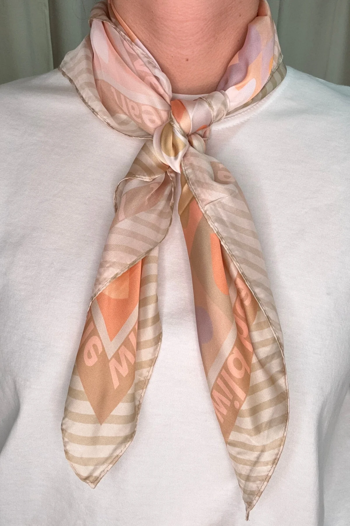 A-bee Dina Scarf
