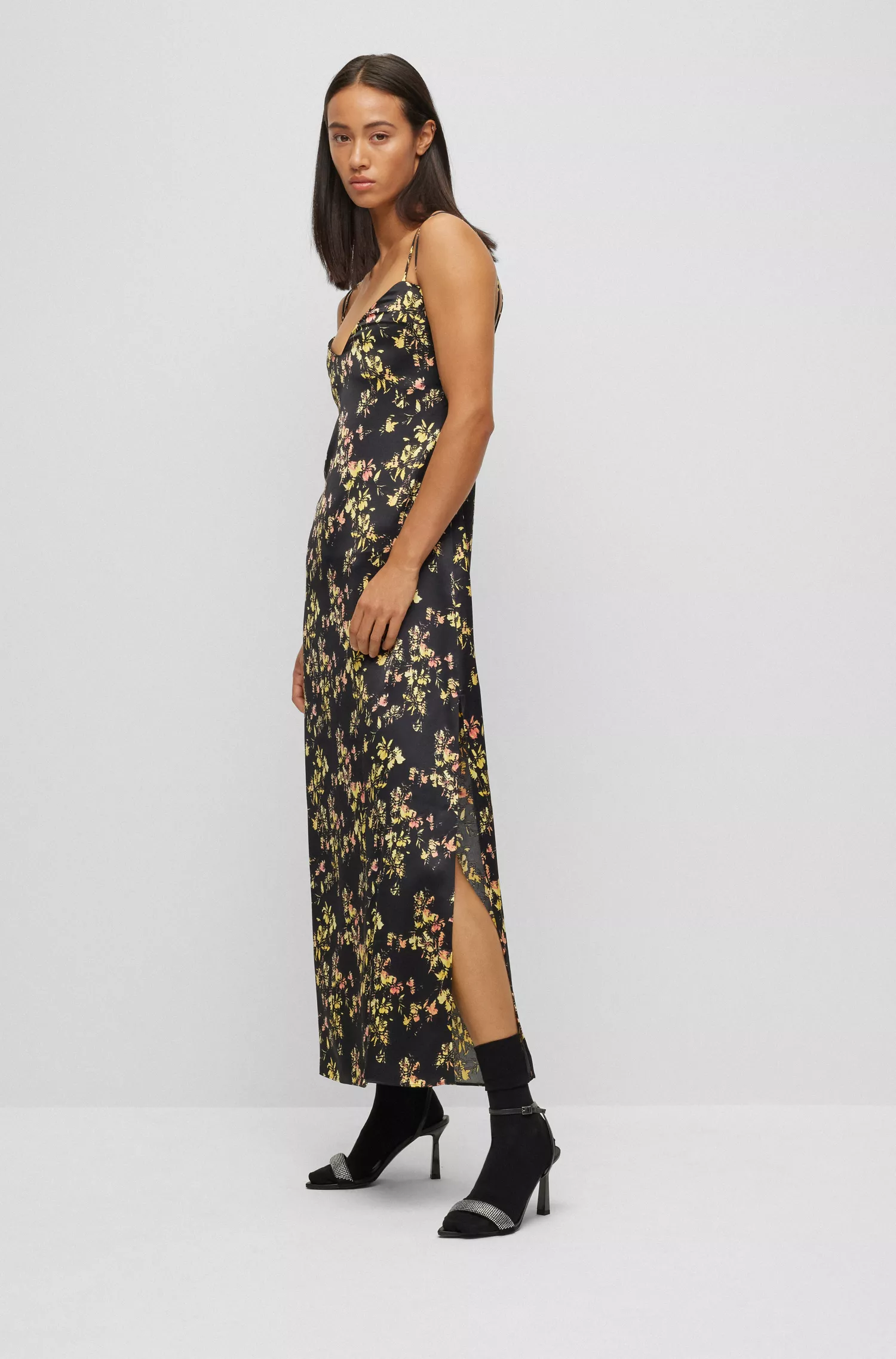 Vestido HUGO sem mangas com estampa floral vermelha e detalhes em renda.
