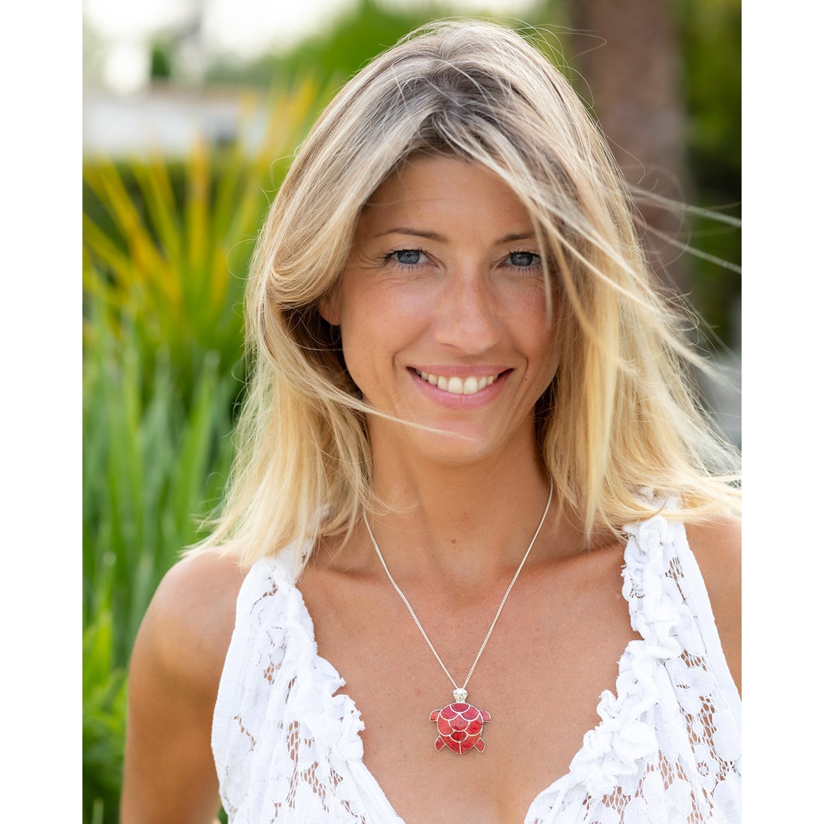 Pendentif Tortue en Corail Rouge - Chaîne Argent Incluse | Aden