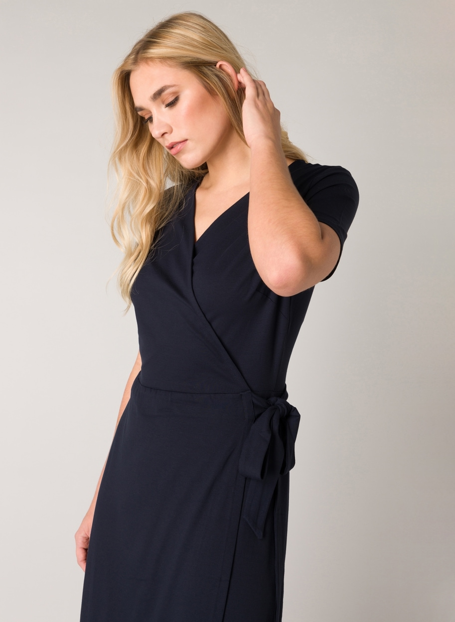 Base Level Wickelkleid »Yvie« In bequemer, elastischer Qualität