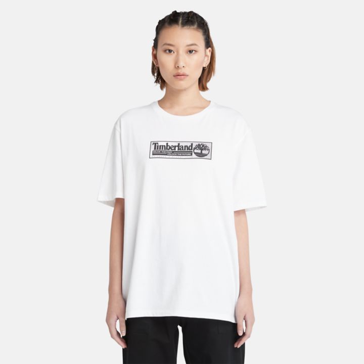 Camiseta unissex com estampa de quadrinhos na cor branca.