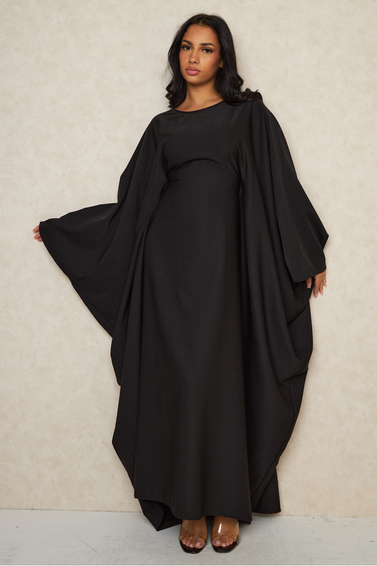 Abaya longue noire a ceinturé a l'intérieur