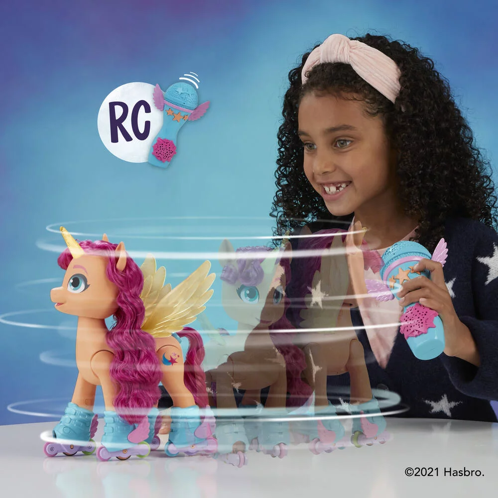 MY LITTLE PONY- SUNNY CHANTE EN ROLLERS