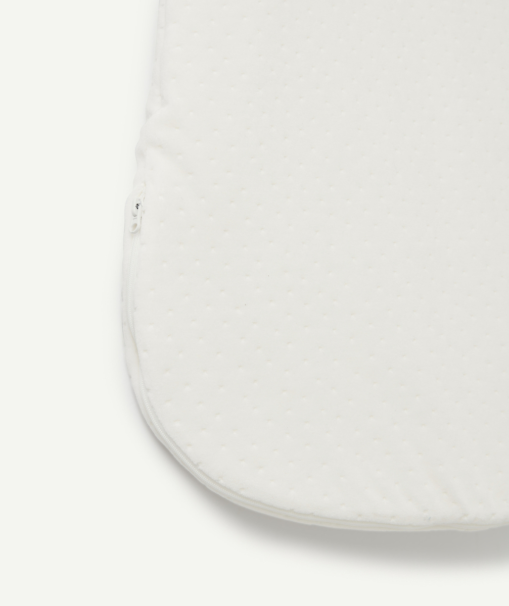 GIGOTEUSE BÉBÉ BLANCHE EN VELOURS ET REMBOURRAGE RECYCLÉ