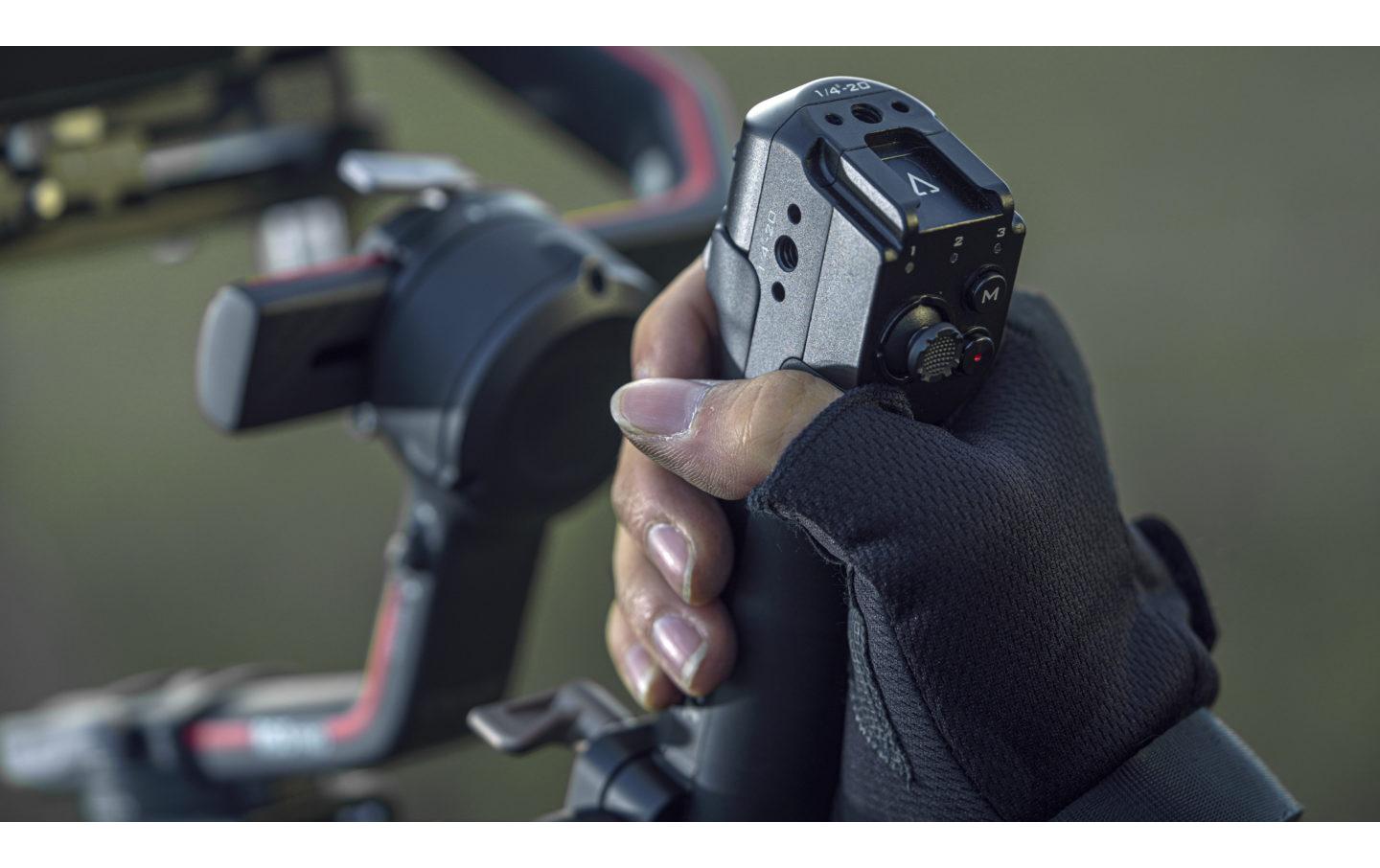 Leichter hinterer Bediengriff für DJI Ronin<br>Leichtes und praktisches Gerät für Aufnahmen aus niedrigerem Winkel