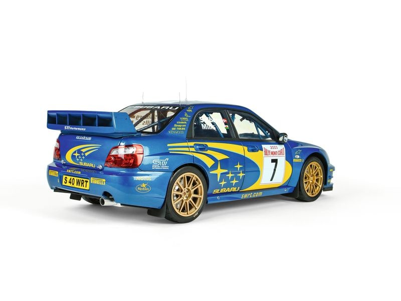 IXO Models Premium Kit Subaru Impreza Rally MC 2003 1:8 Detailgetreuer Standmodellbausatz im Massstab 1:8