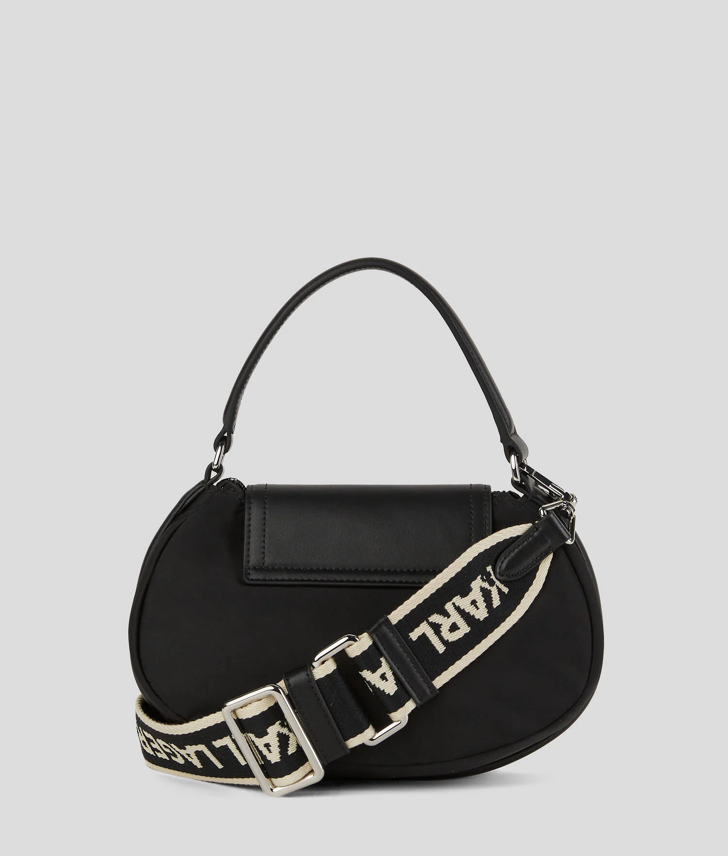 SAC BANDOULIÈRE AVEC DÉTAIL EN MÉTAL RUE ST-GUILLAUME