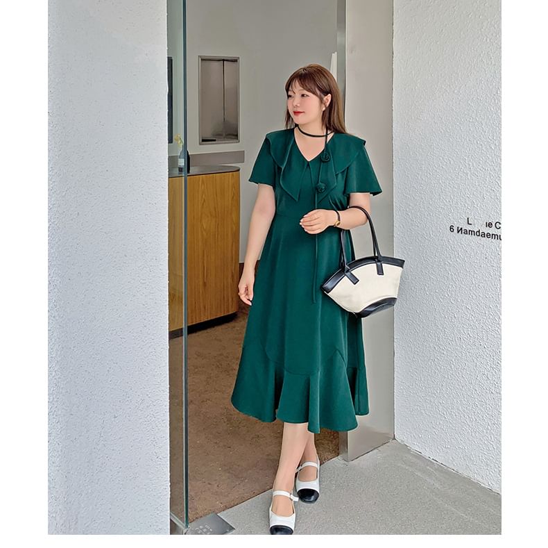 Tripoly - Plus Size korte mouwen V-hals effen geplooide midi A-lijn jurk