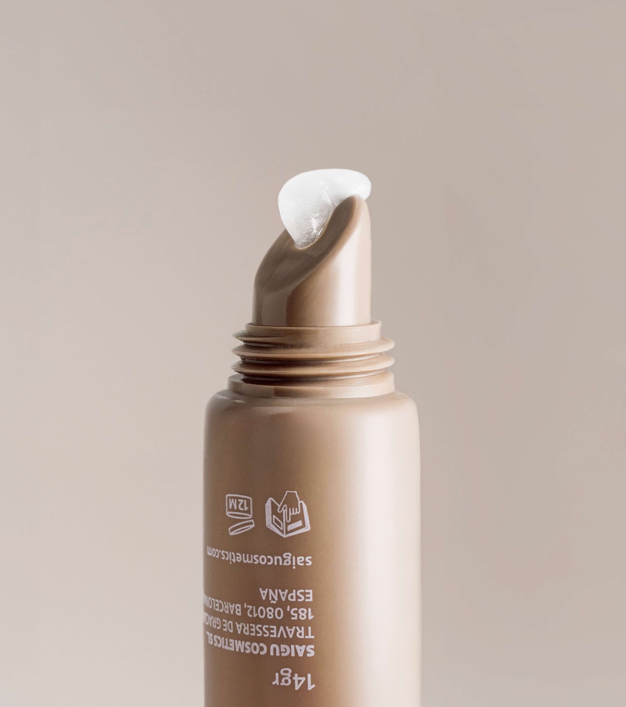 Saigu Cosmetics - Bálsamo labial hidratante com efeito gloss