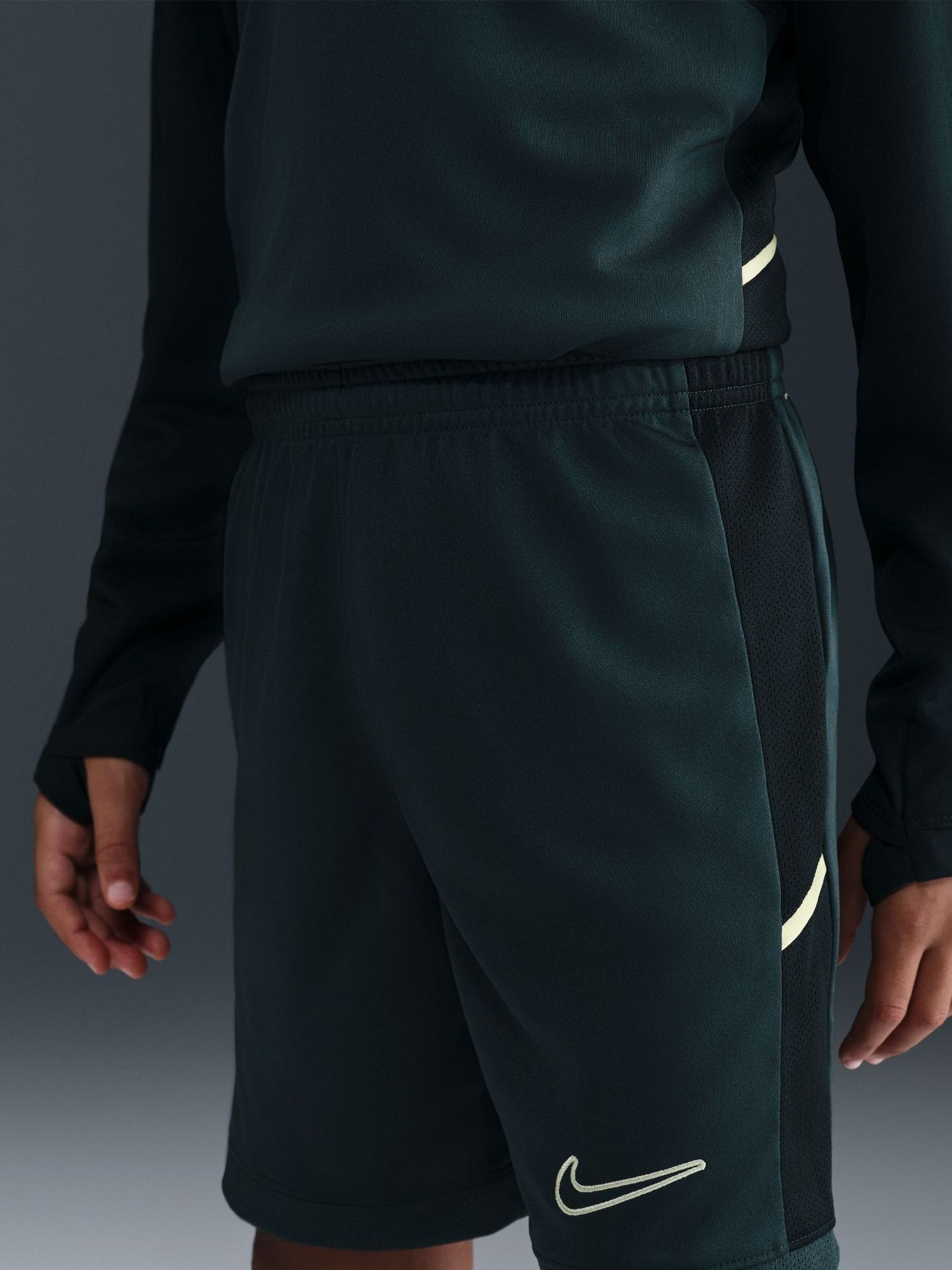 Donkergroen zeewier - Nike Dri-FIT Academy 25 Shorts