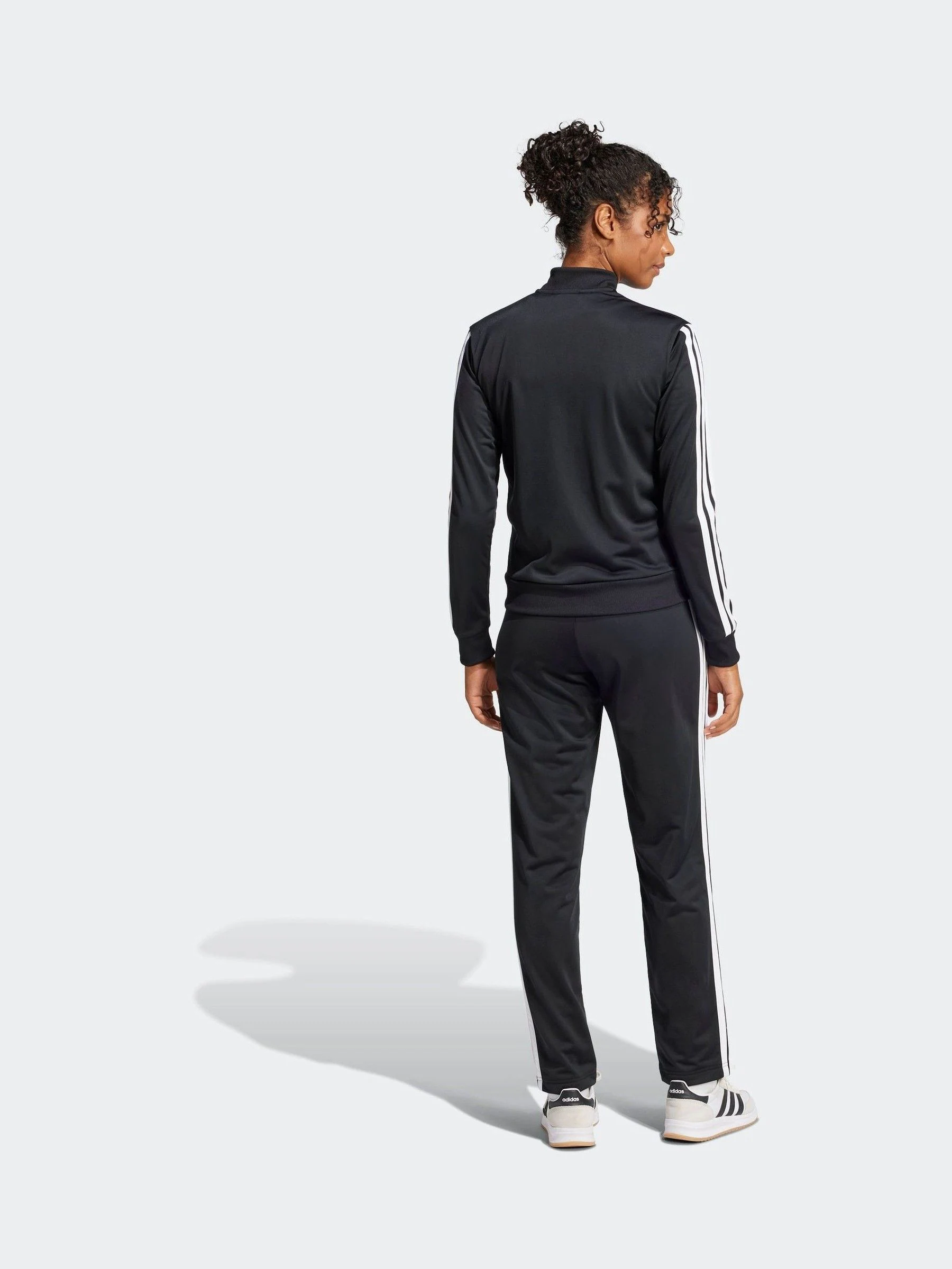 Zwart - adidas Essentials trainingspak met 3 strepen