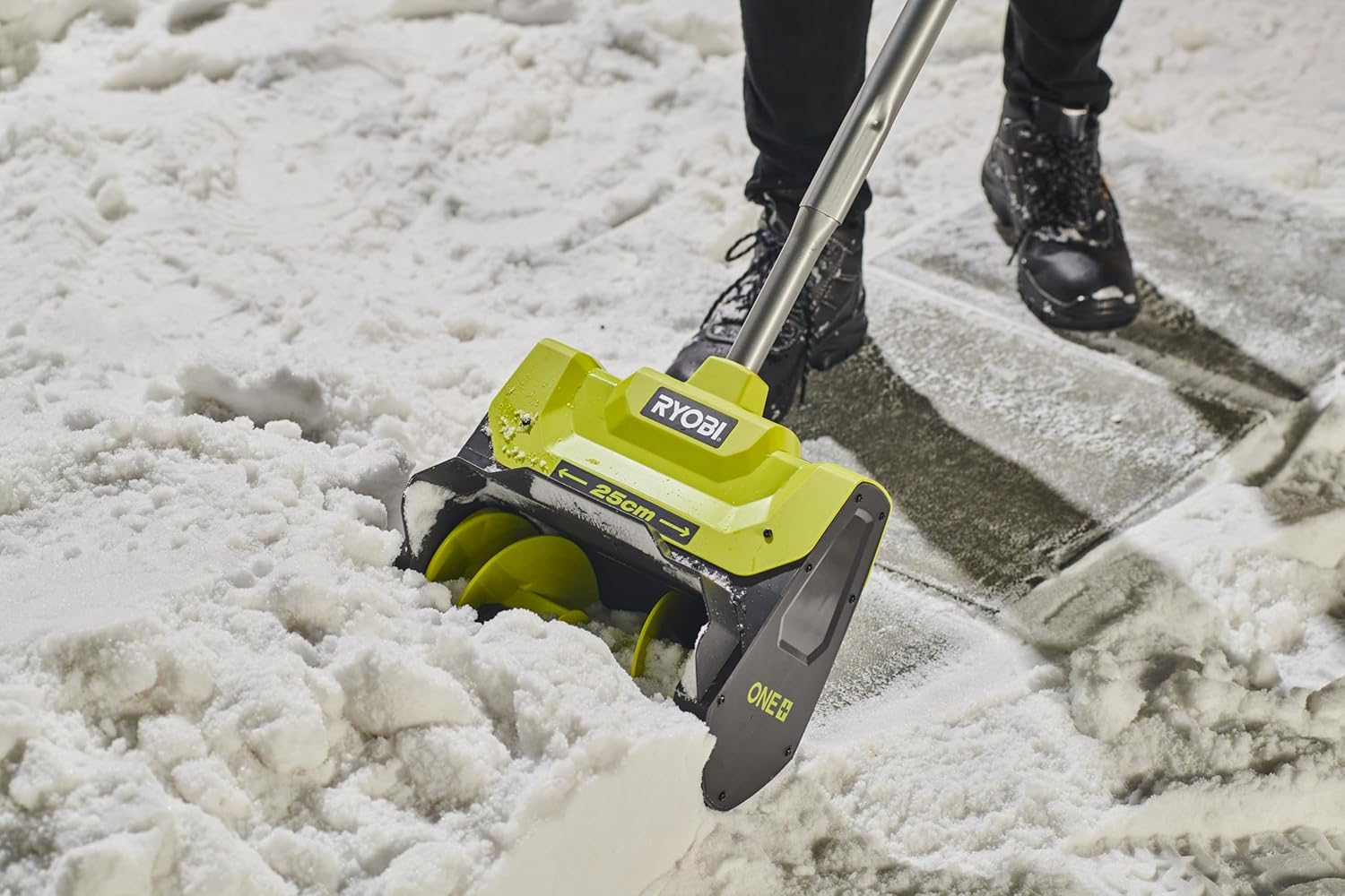 RYOBI 18 V ONE+ Akku‐Schneefräse RY18ST25A‐0, Räumbreite 25 cm, ohne Akku und Ladegerät