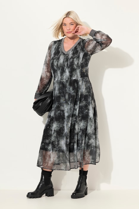 Smok-Midikleid, Batikmuster, V-Ausschnitt, Langarm
