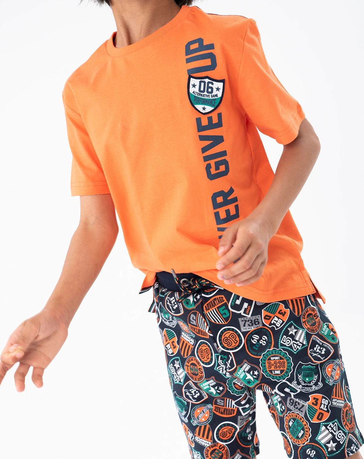 T-Shirt NEVER GIVE UP in orange