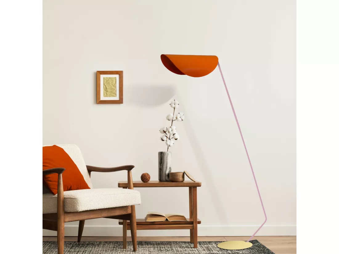 Lampadaire métal,abajour ovale orange 170 cm.