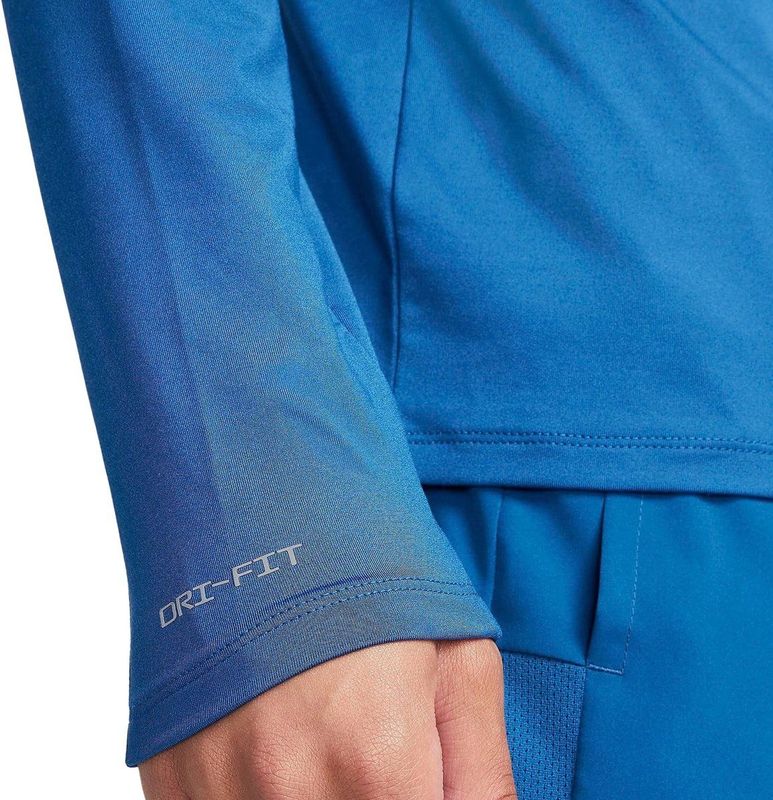 Nike element flash dri-fit -zip top in de kleur zwart