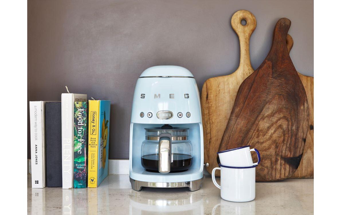 Filterkaffeemaschine 50's Style DCF02PBEU Pastellblau<br>Kaffeemaschine mit Glaskanne