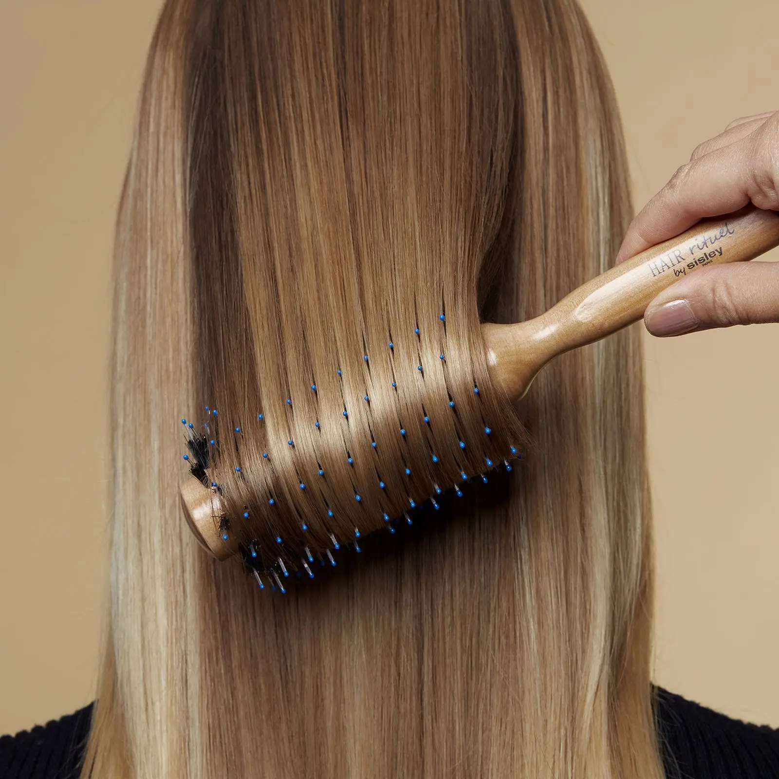 Hair Rituel by Sisley - BROSSE A BRUSHING N°1 Pour Cheveux Fins, Courts, Mi-Longs- Brosse et peigne