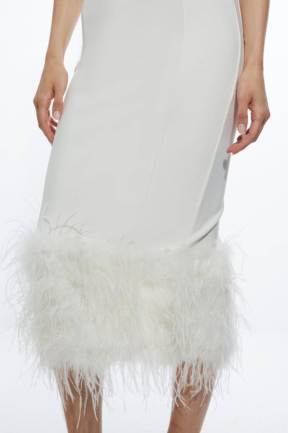 KarenMillen Robe Mi-Longue Moulante en Maille avec Ourlet à Plumes