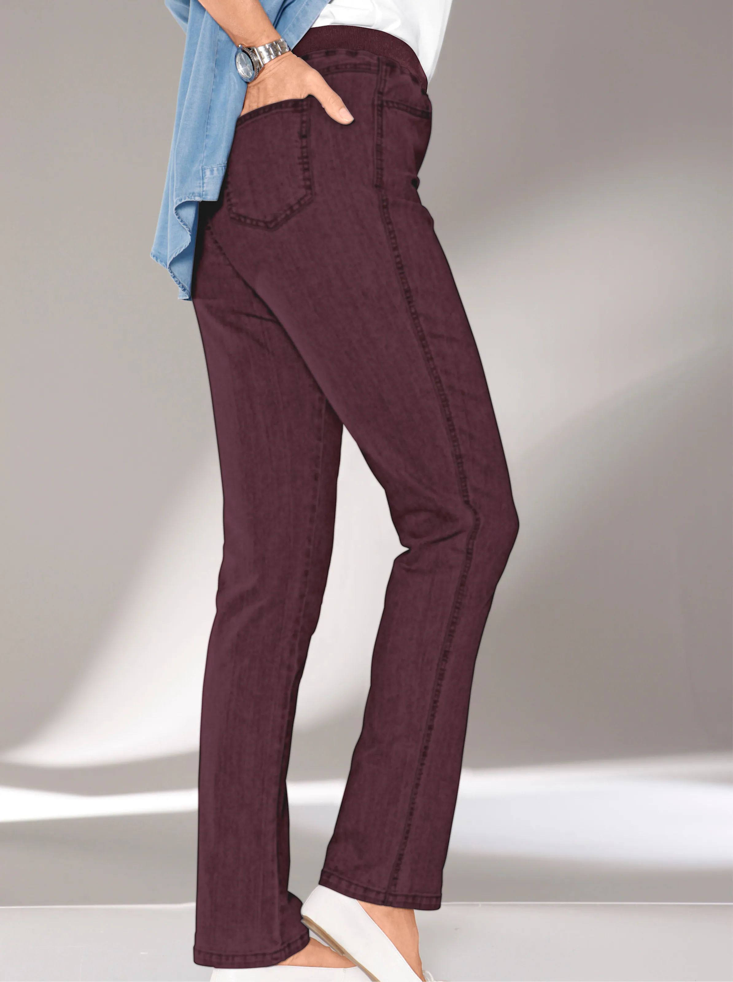 Stretch-Jeans in bordeaux