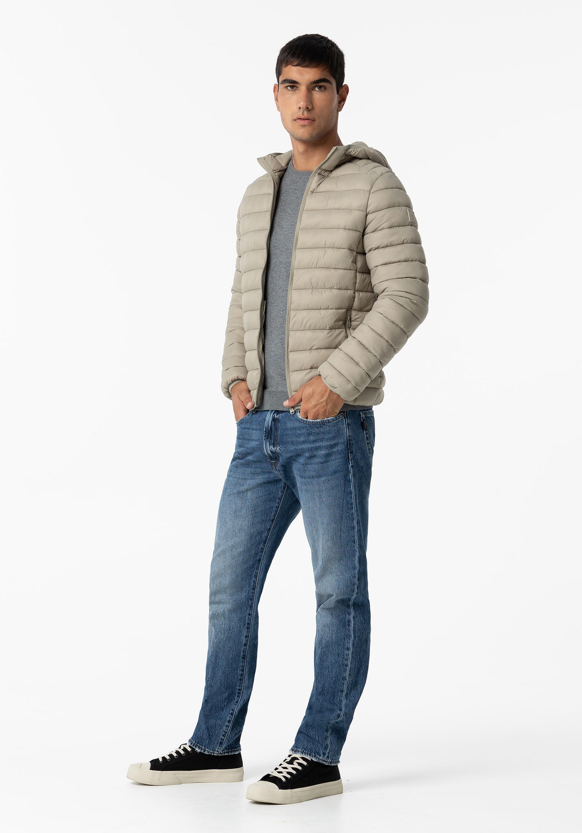 Casaco Acolchoado Ultra Light com Capuz