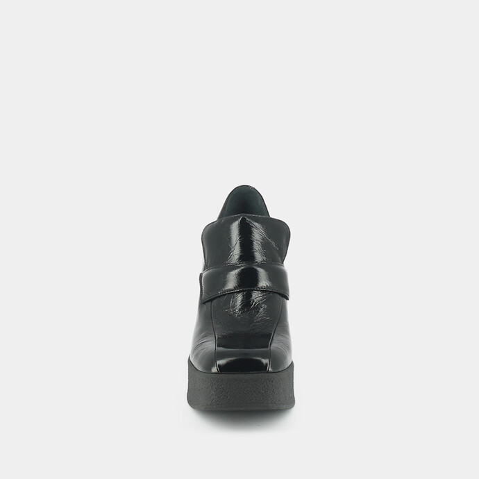 Mocassins à plateformes et bouts carrés  en cuir brillant noir