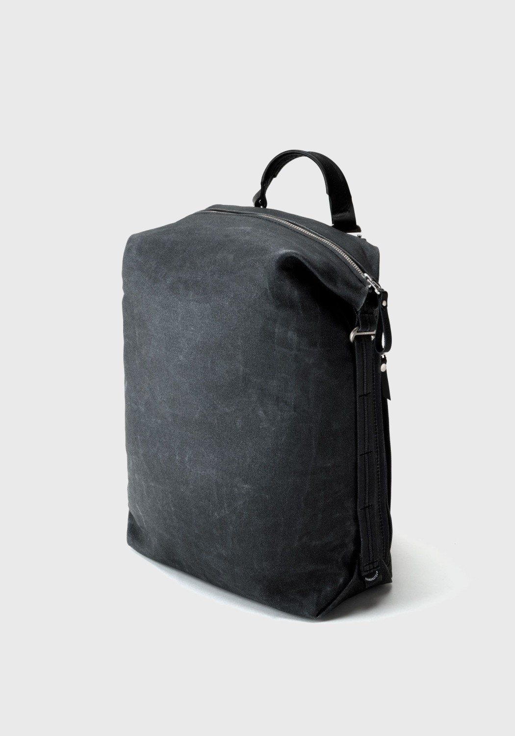 Qwstion Bananatex Zip Pack Waxed Black