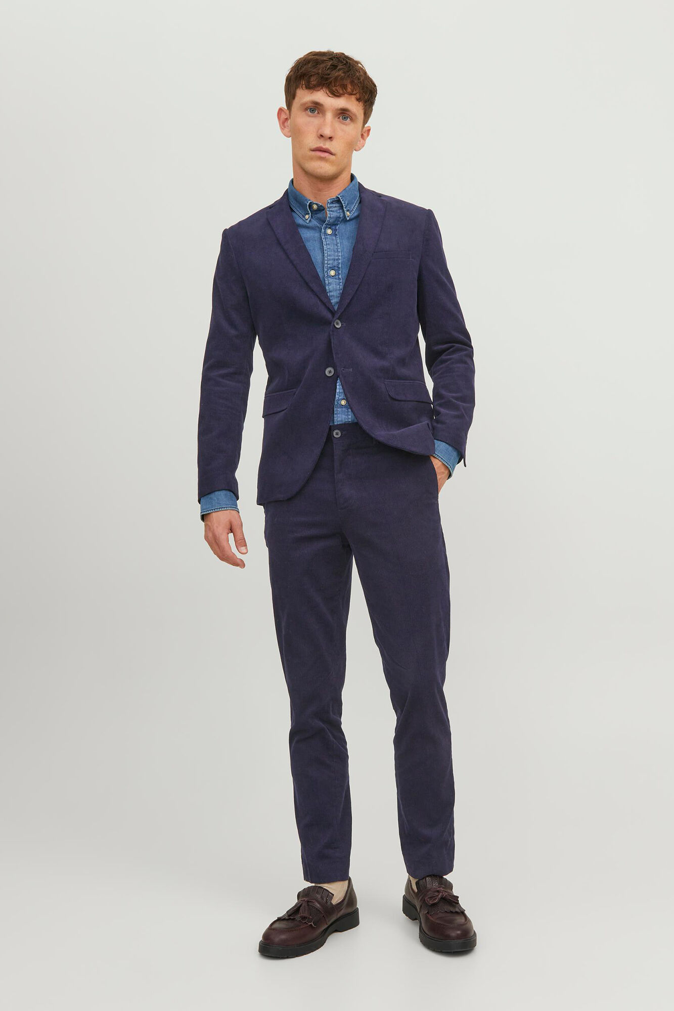Calça chino de corte justo, 100% algodão.