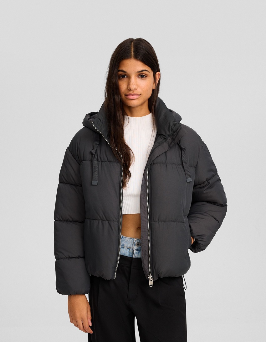 Jaqueta puffer oversized com capuz