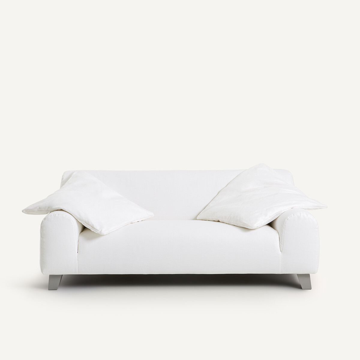 OTTO STUDIO PARA AM.PM<br>Sofá compacto em linho de algodão, ousado