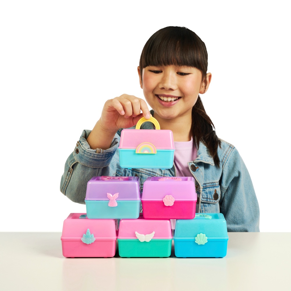 Sortiment an Mikro-Bastelkoffern von Real Littles
