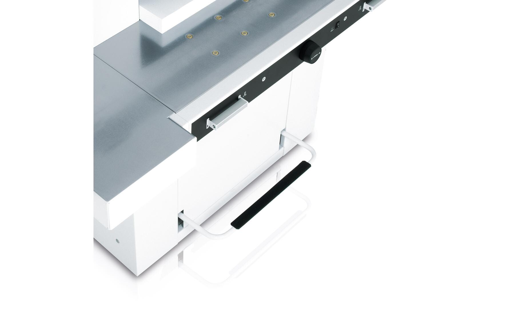 Hebelschneidegerät 5560 LT 55 cm, 950 Blatt<br>Stapelschneider