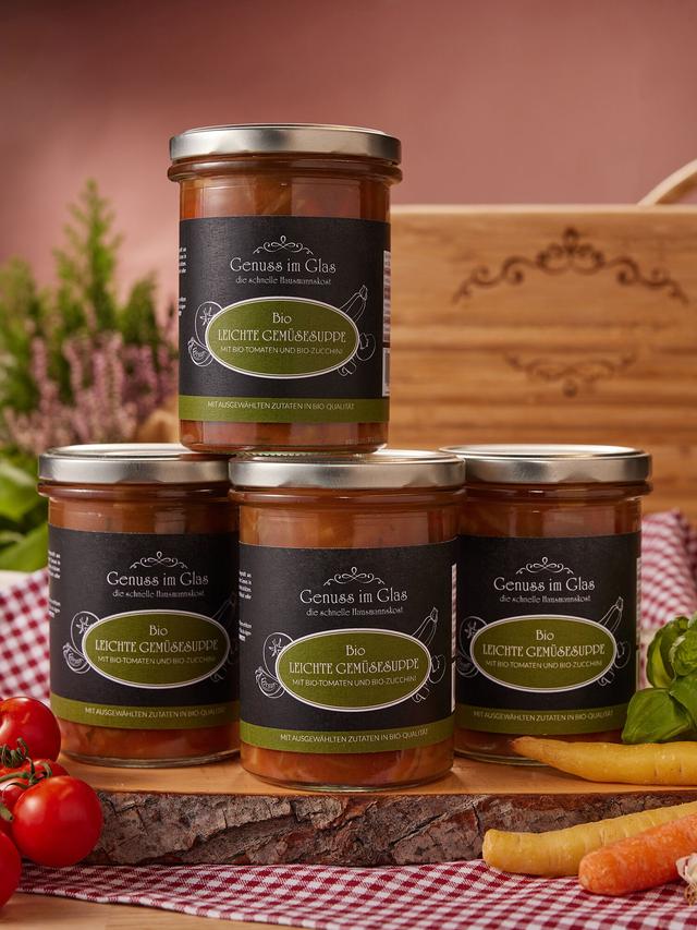 Bio Leichte Gemüsesuppe mit Bio-Tomaten und Bio-Zucchini, 4er-Set