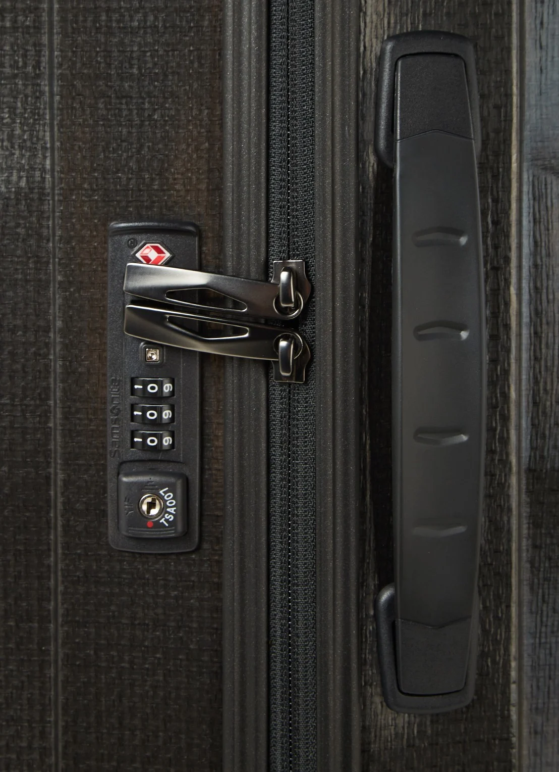 Samsonite Cosmolite Spinner 75 cm Iridescent