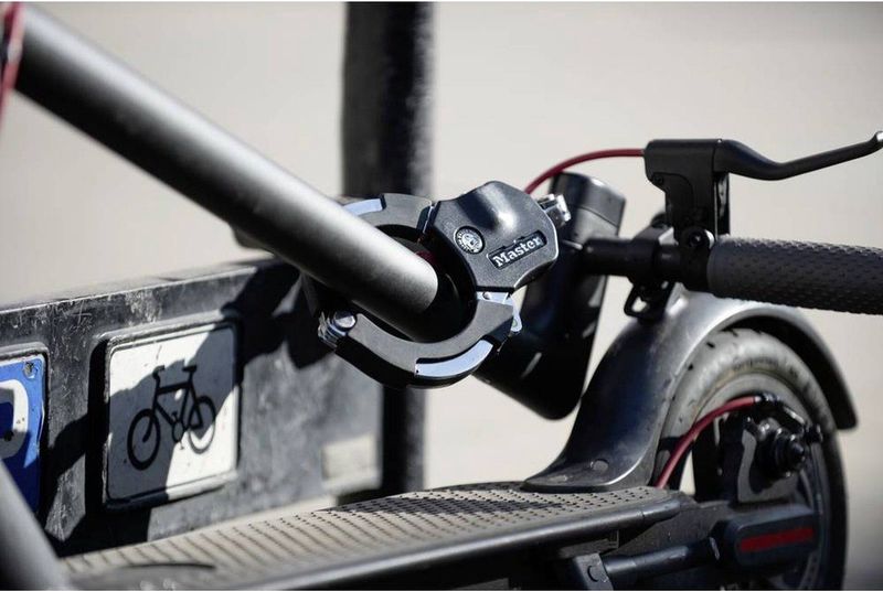 Master Lock - 8200EURDPRO - Ringslot - Zwart - Gelamineerd Staal
