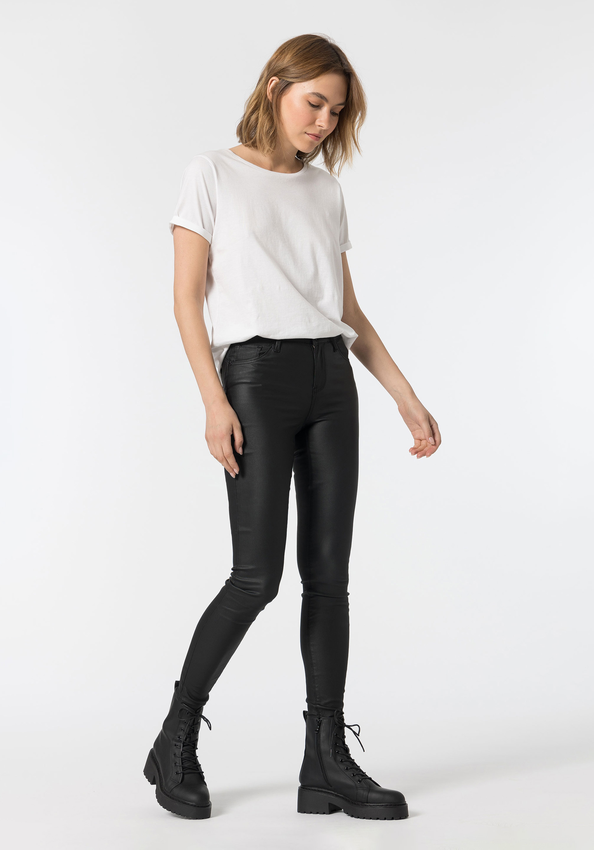 Calças Light Push-up Skinny Cintura Média Coated