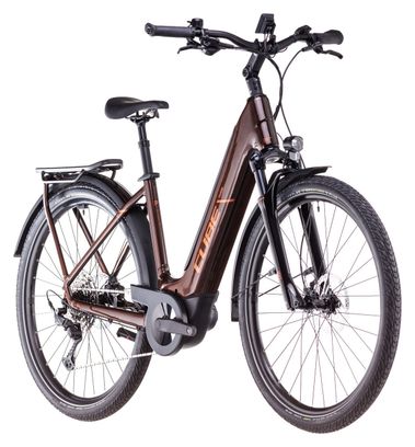 VTC Électrique Cube Touring Hybrid Pro 625 Easy Entry Shimano Cues 11V 625 Wh 700 mm Marron Orange Cinnamon 2025