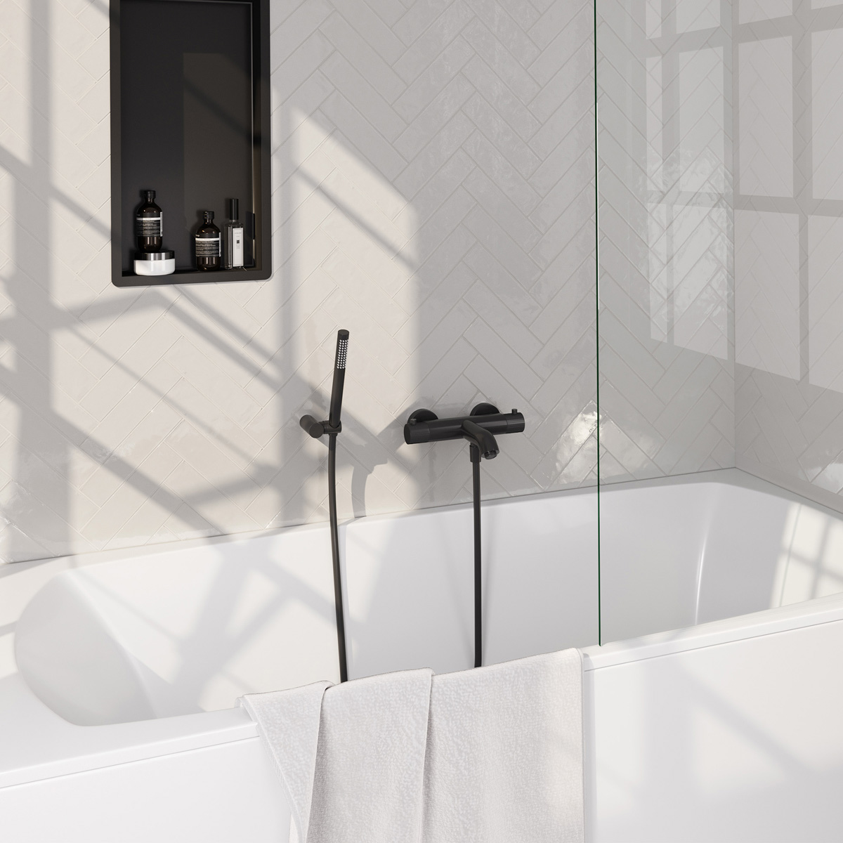 Brauer Stripe thermostatische badkraan met wandhouder en staafhanddouche zwart mat