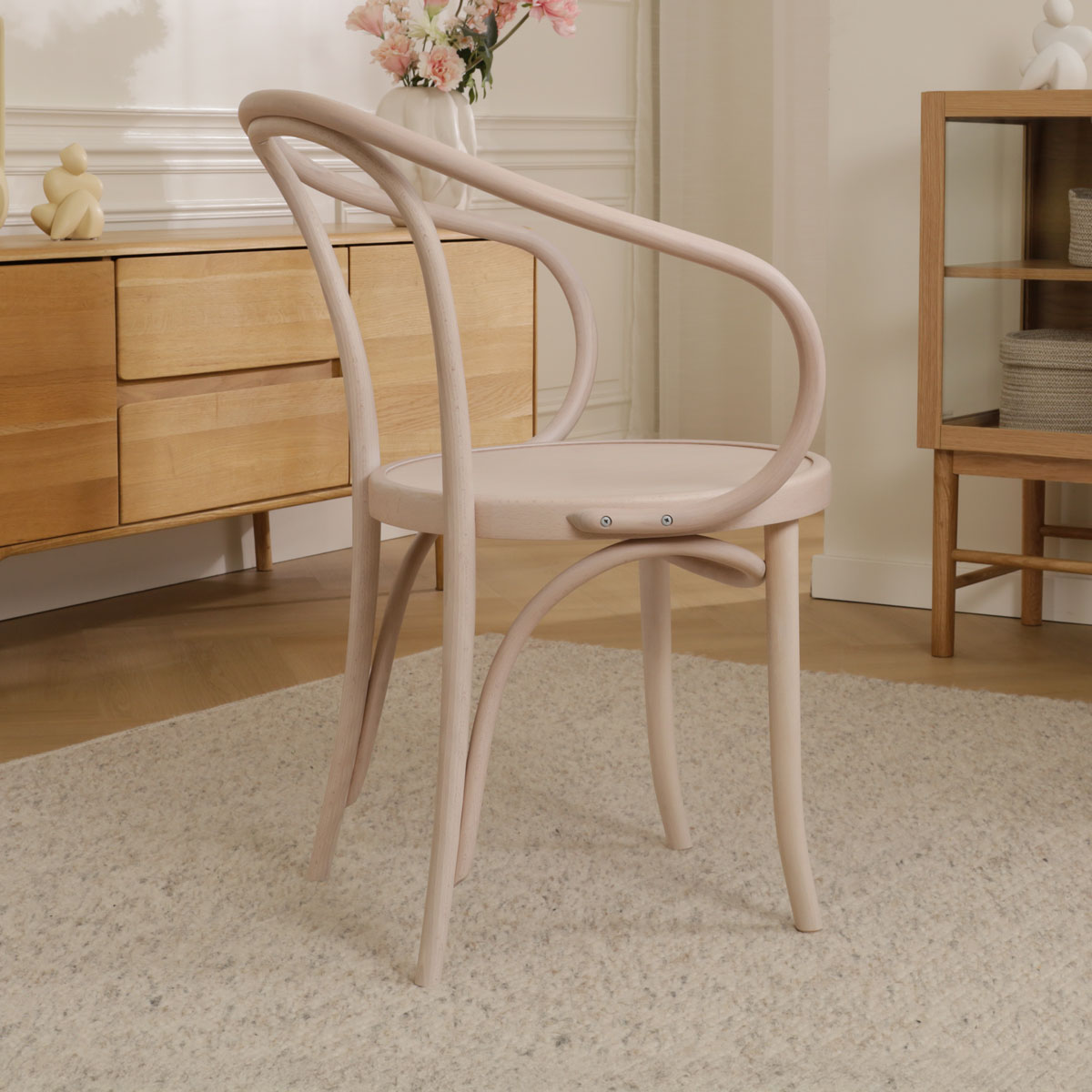 Houten eetkamerstoel met armleuningen Venice No. 9 whitewash