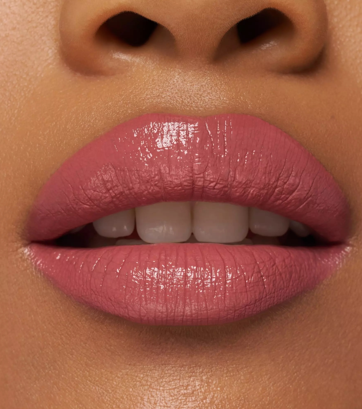 essence - Batom acetinado Satin Glow - 02: Blushin It