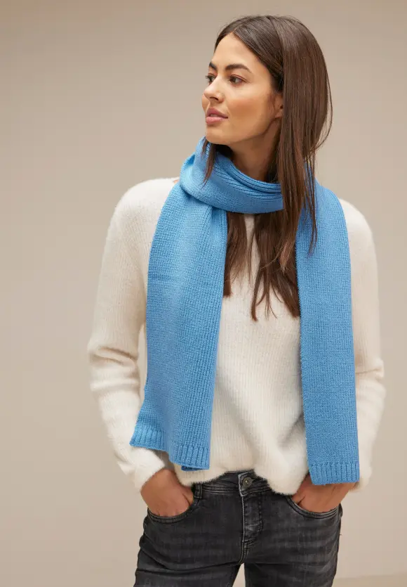 Langer Strickschal - gentle blue