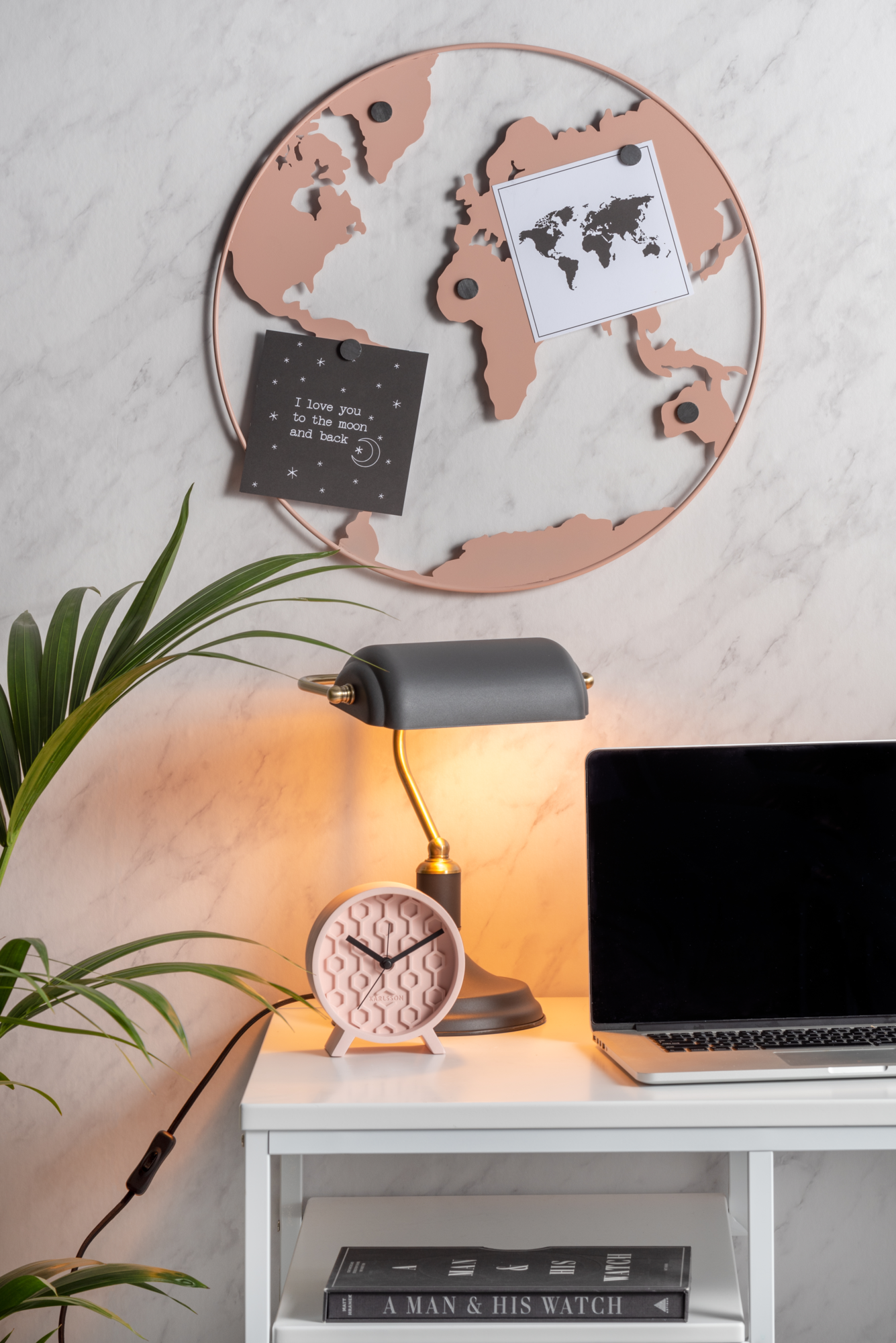 Memo board World Map w. magnets iron light pink