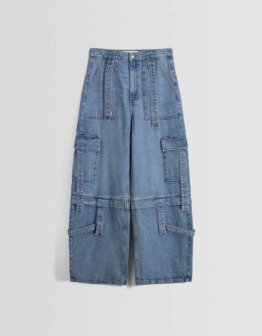 Calça cargo com vários bolsos