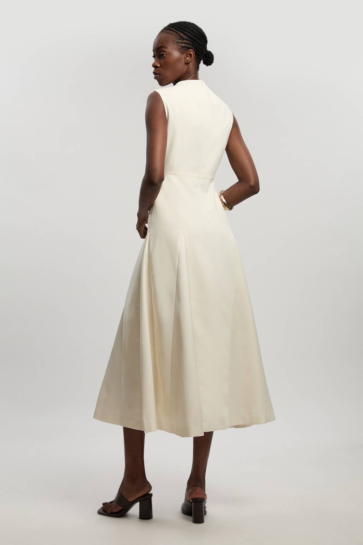 KarenMillen Robe Midi Cintrée En Satin À Jupe Évasée Avec Godets