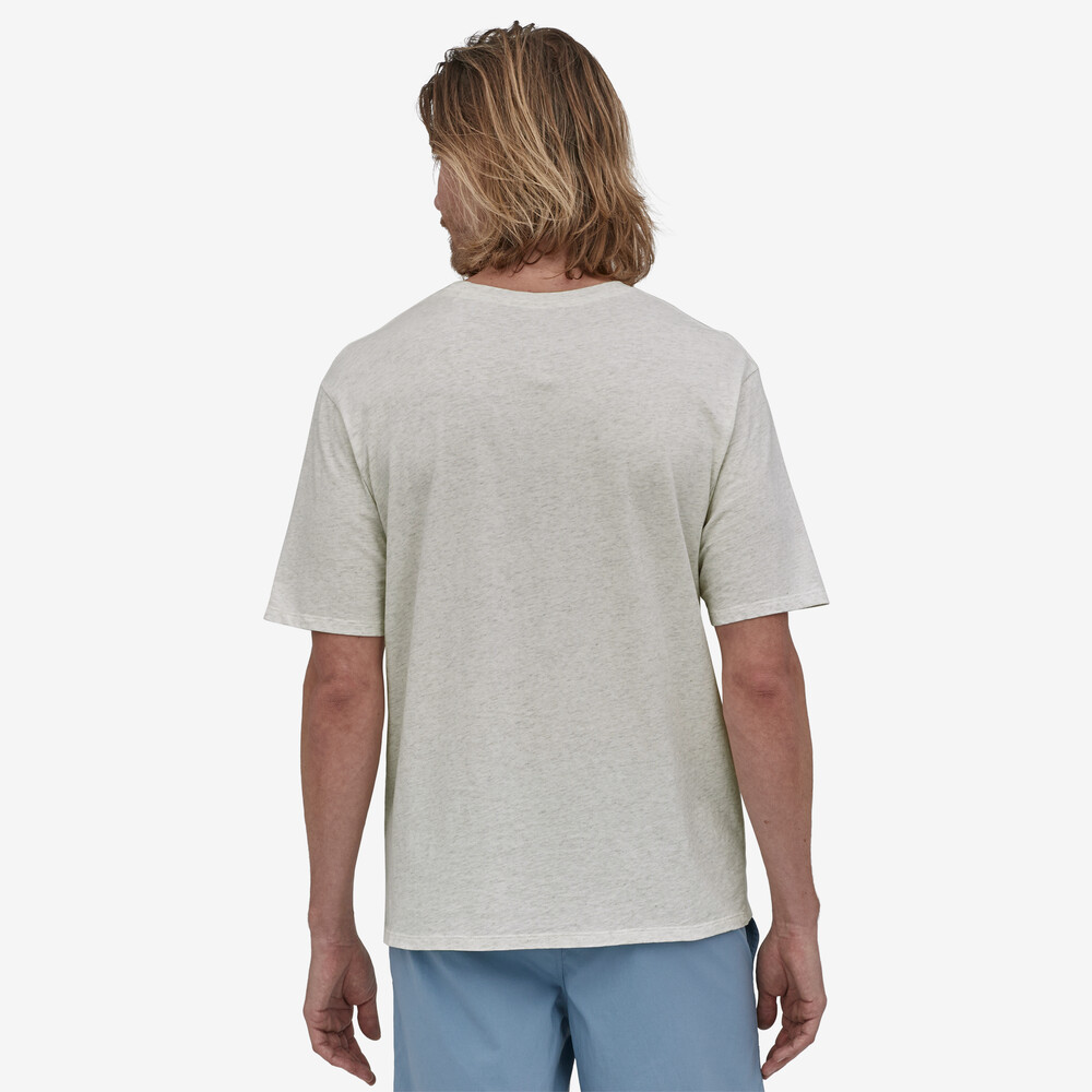 Leichtes Herren-T-Shirt aus regenerativer, biozertifizierter Baumwolle mit Tasche
