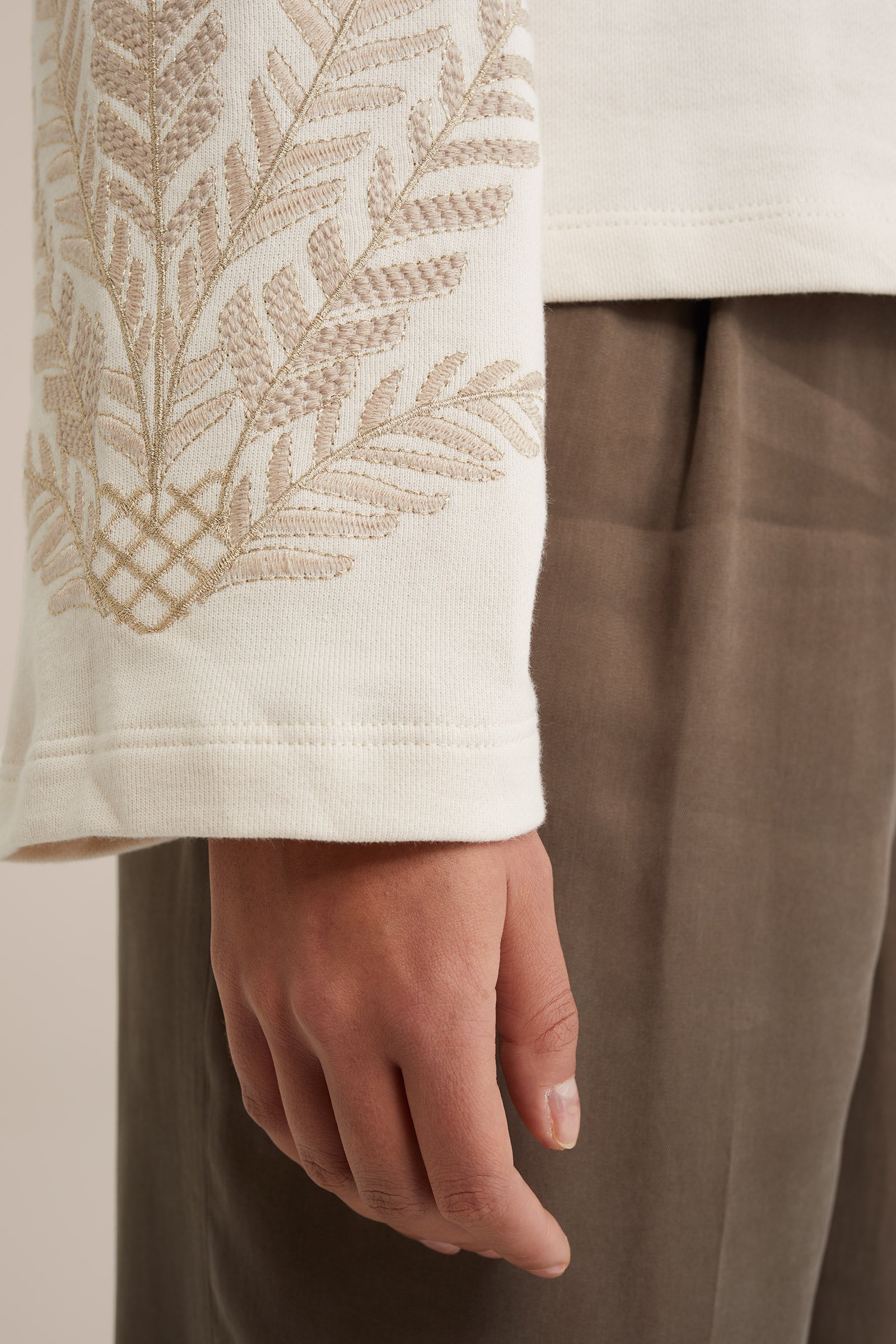 trui met embroideries WE Fashion Beige