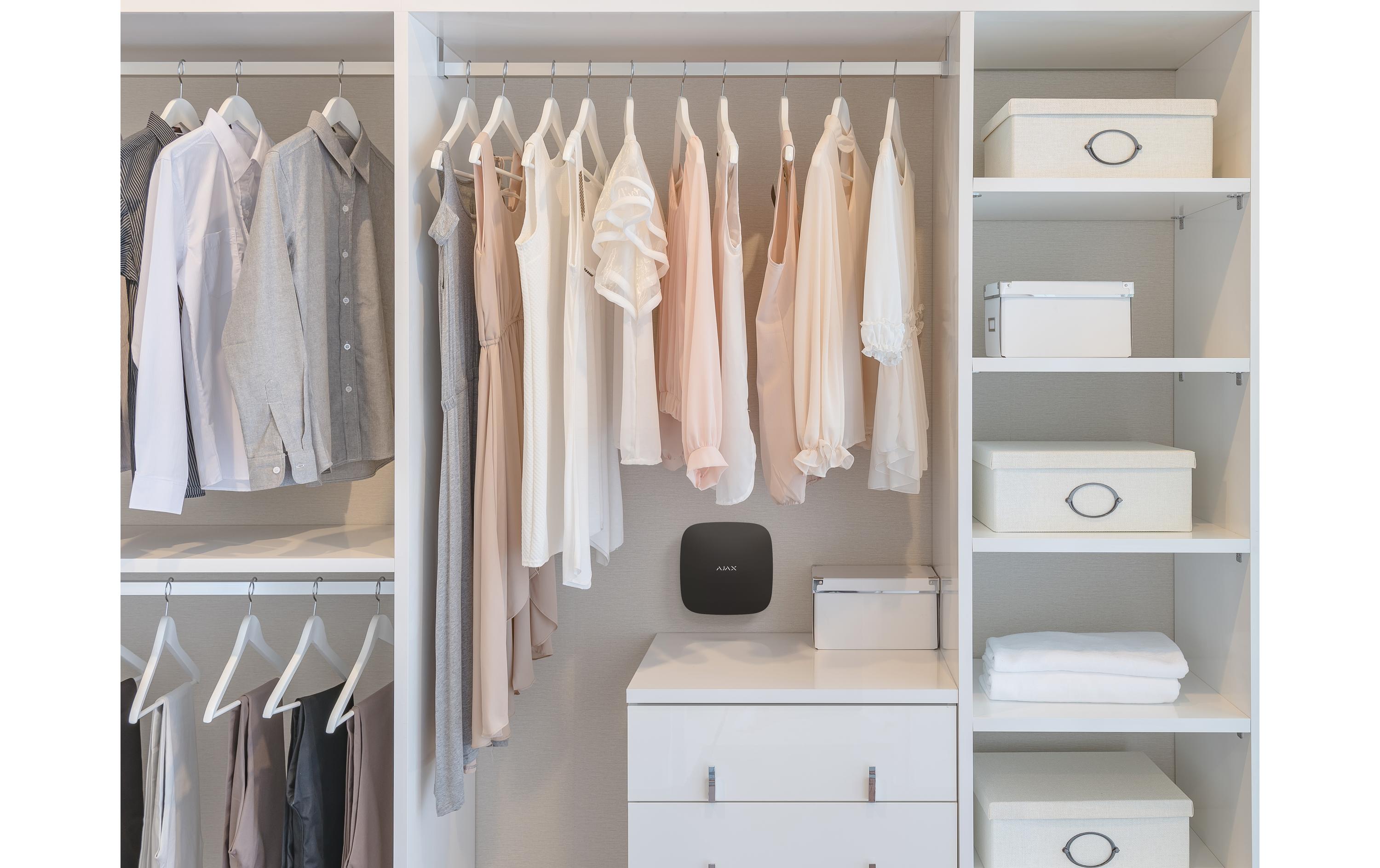Baseline Hub 2 Plus Jeweller Schwarz<br>Kabellose Hub-Zentrale mit Fotoverifizierung