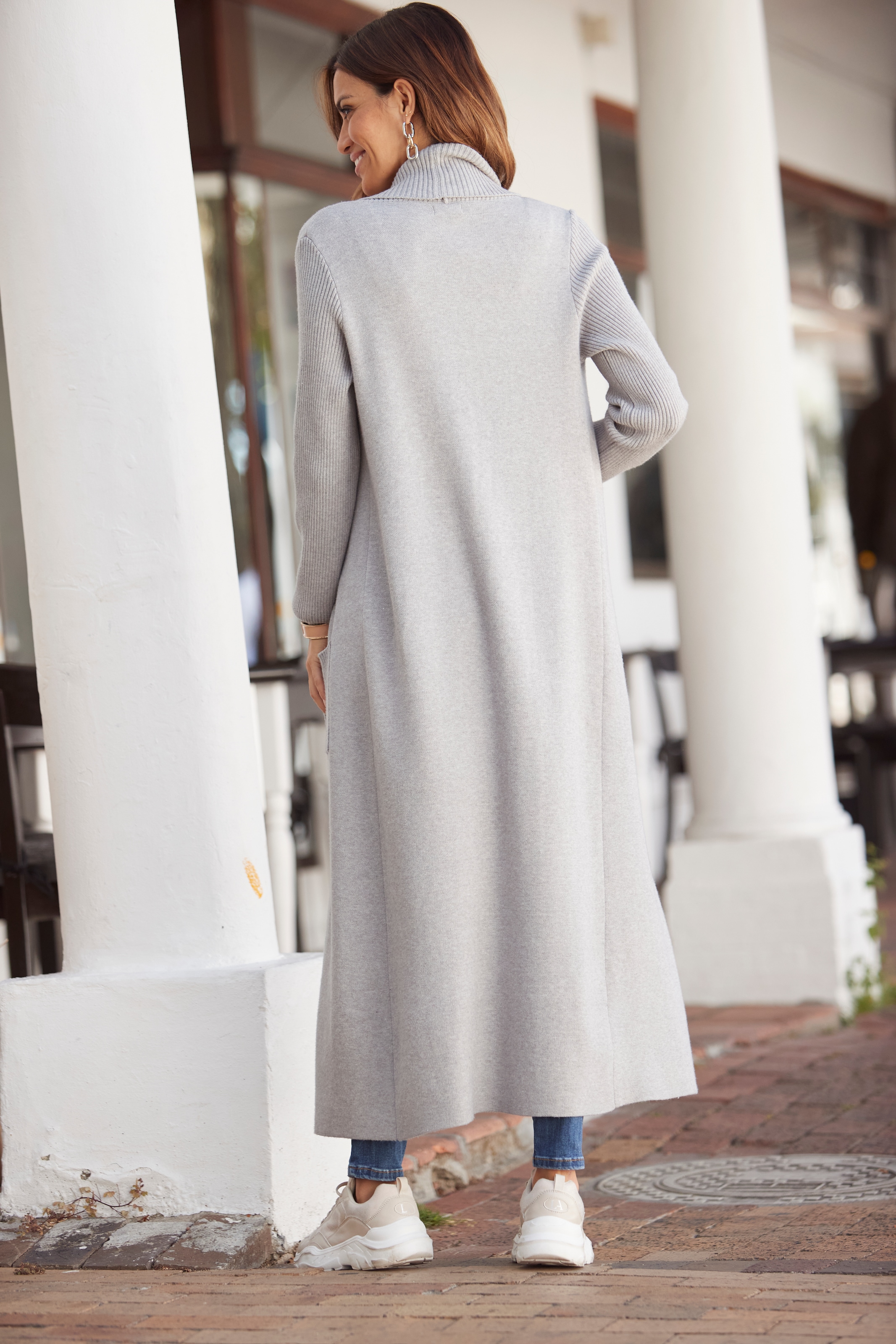 LASCANA Longstrickjacke , mit Rippstrickdetails und Taschen, lässiger Strickmantel